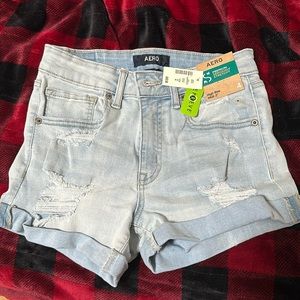 High rise midi 3” Shorts NWT